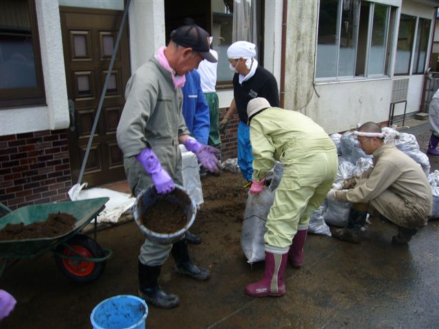 愛生園（北秋田市）の皆さんと共同作業