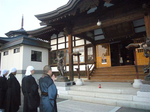 ゴール地点の恩徳寺様に到着